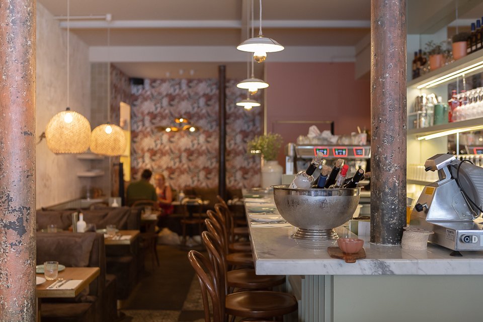 Grand Café d'Athènes Cuisine méditerranéenne Bar à Cocktails Grand Café d'Athènes Cuisine méditerranéenne Bar à Cocktails